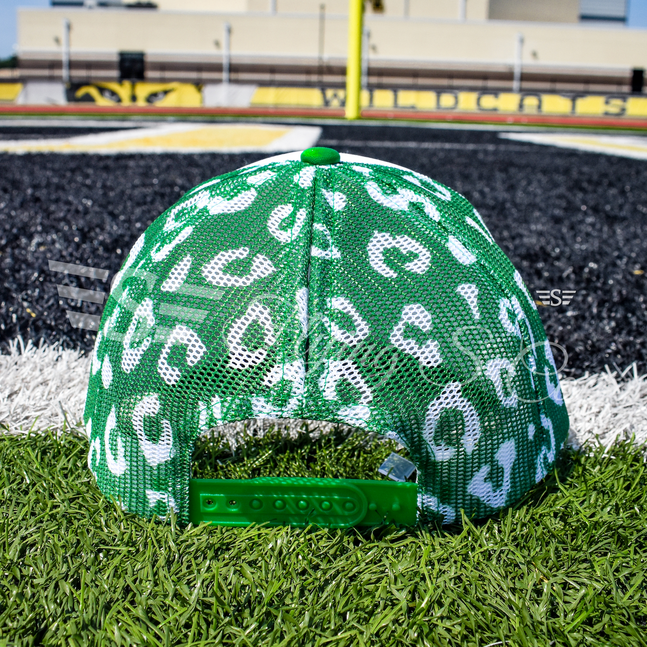 Flying S Company – Großhandel Basecap – Unisex – Weißer Front Leopard Magna Pony™ Mesh Foam Trucker Hut22