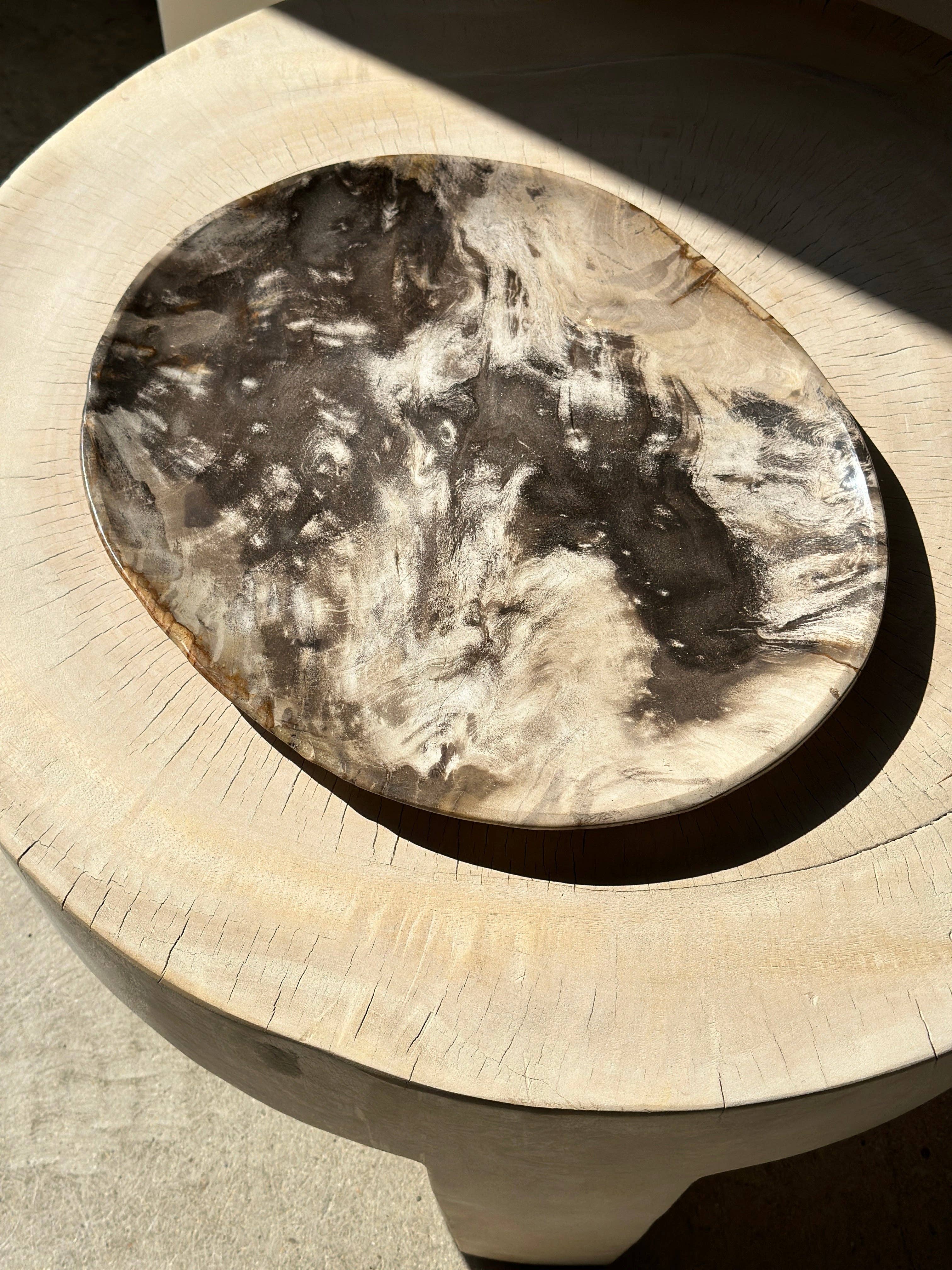 Office Objets - Vente Assiettes/plats/bols de décoration - Très grand vide poche ou plat en bois pétrifié35