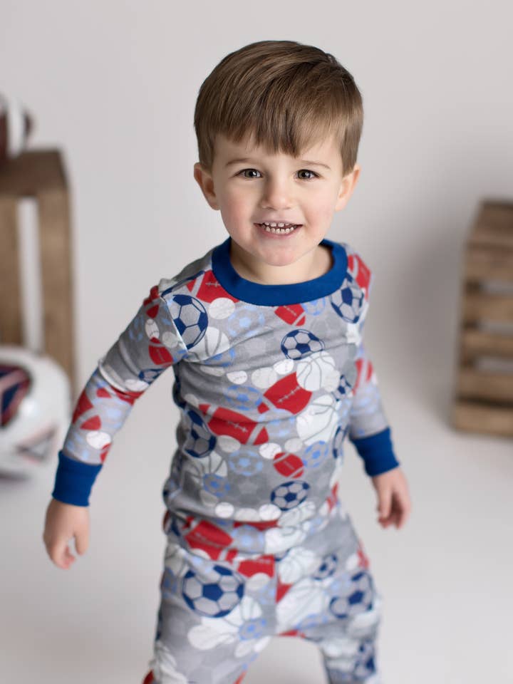 Ekologisk Cotton PJ Set - Spela sport för wholesale av New Jammies