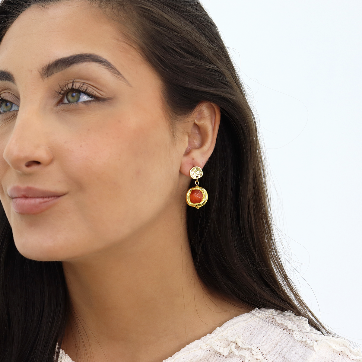 KARINE SULTAN - Vente Boucles d'oreilles pendantes - Boucles d'oreilles Coriandoli : accessoire coloré et élégant3