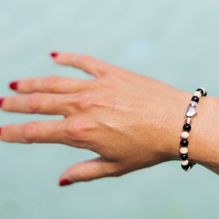 Black and White Heart Bracelet H03 for wholesale by Dumagny & Co