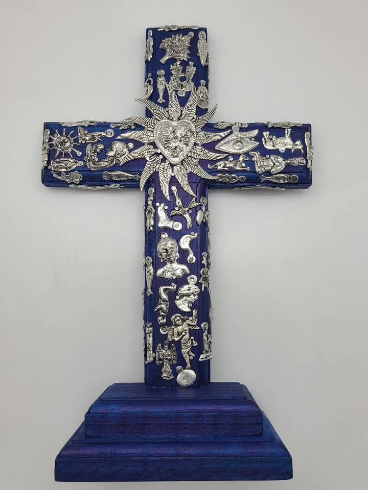 MXMLCS- Träkors Milagros på Ställning för wholesale av Contreras Designs