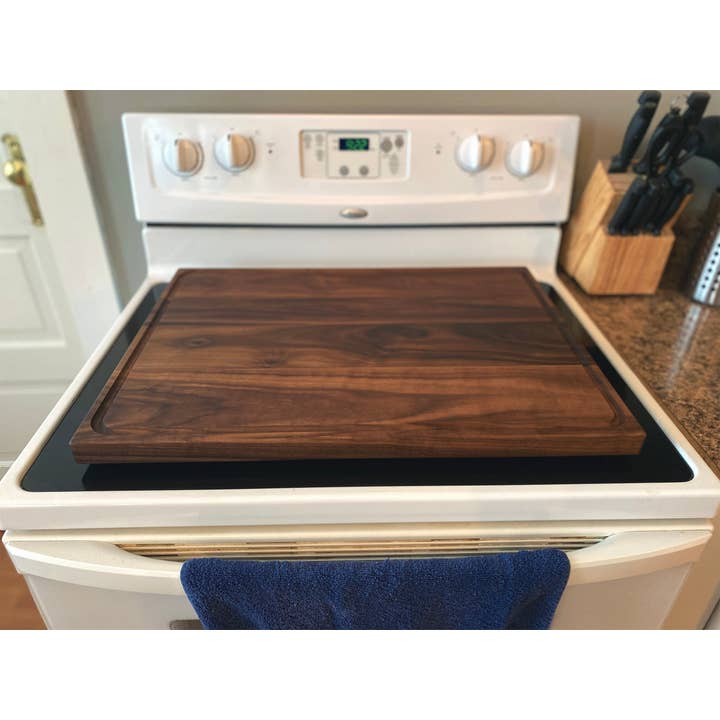 Refine Kitchenware - Wholesale Cutting Board - Refine Kitchenware XL Walnut Cutting Board With Rubber Feet