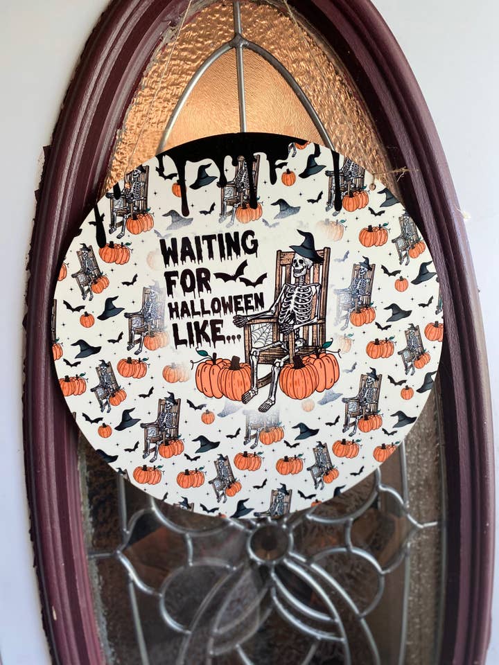 Warte auf Halloween wie ein Türhänger für den Großhandel von Cute As A Rustic Button