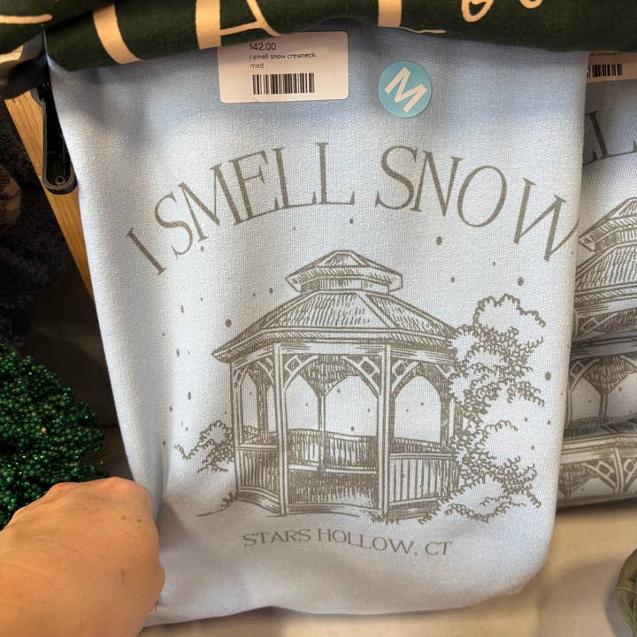 Je sens la neige sweat à col rond Gilmore Girls. pour la vente par Basil & Burch