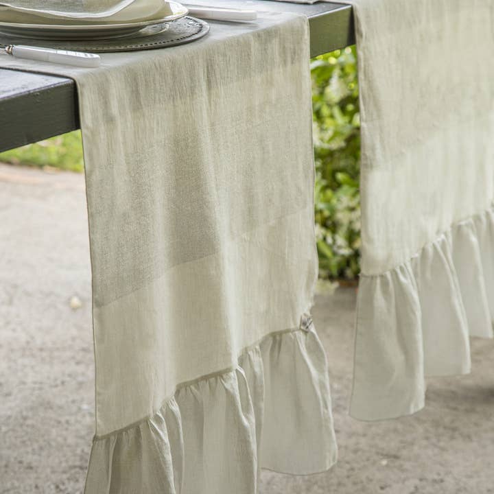 gold Runner Carillon for wholesale on Faire2