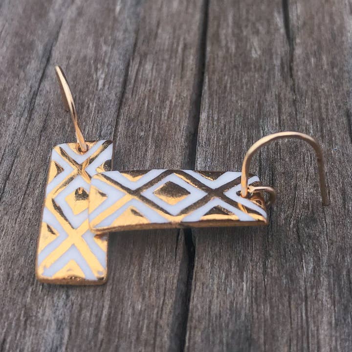 aretes mini rectángulo oro texturizado para venta al por mayor de Remnant Studios