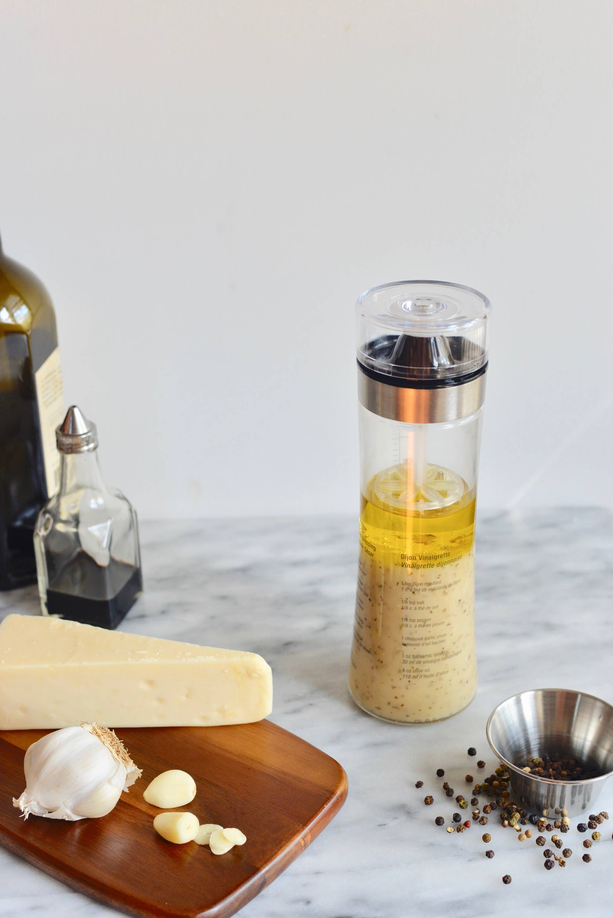 TableCraft Products Company - Vente Ustensile/gadget de cuisine - Shaker à vinaigrette de 18 ¾ oz8