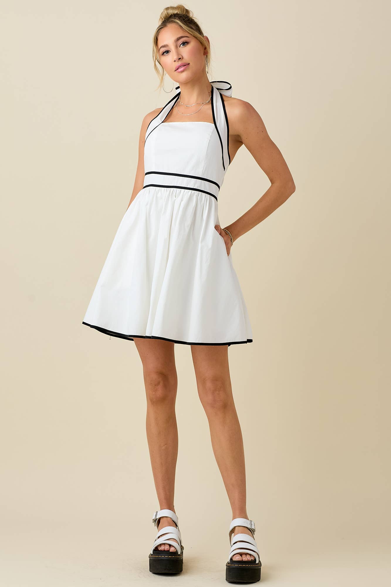 BABY PINK – wholesale Dress – Women's – Halter neck backless mini dress with contrast binding18