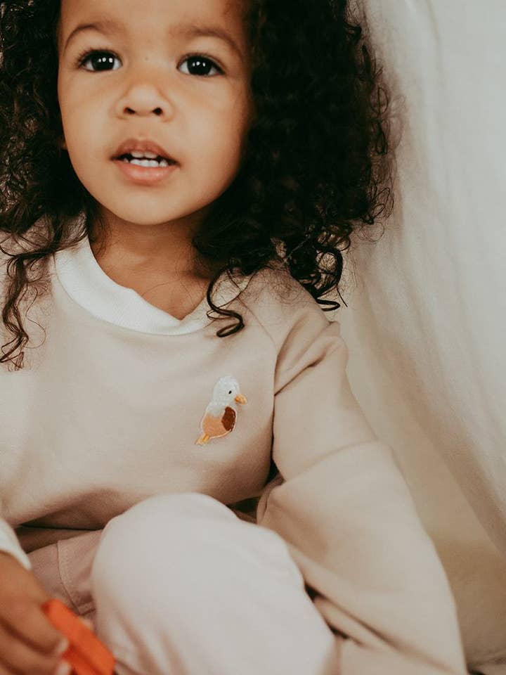 Earth Love Sweater - Sandy Eagle for wholesale by Omo Mobi