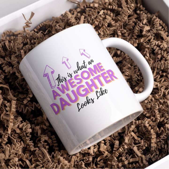 Mug « This is what an Awesome Daughter looks like like » pour la vente par Giftieness