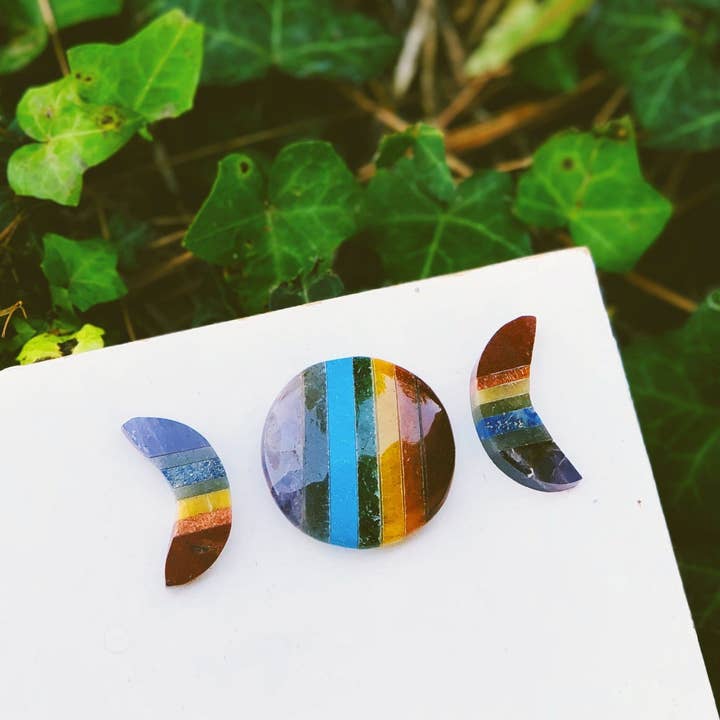 Crystal Seven Chakra Moon Phase Stones (RK12B30) for wholesale by Rock Paradise