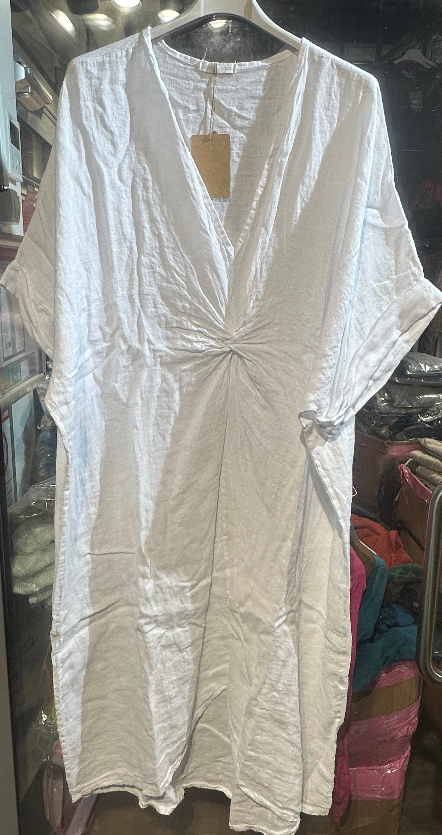 Lea & Luc - Grandes Tailles - Wholesale Dress - Women's - Plus size linen dress V neckline SKU 790910