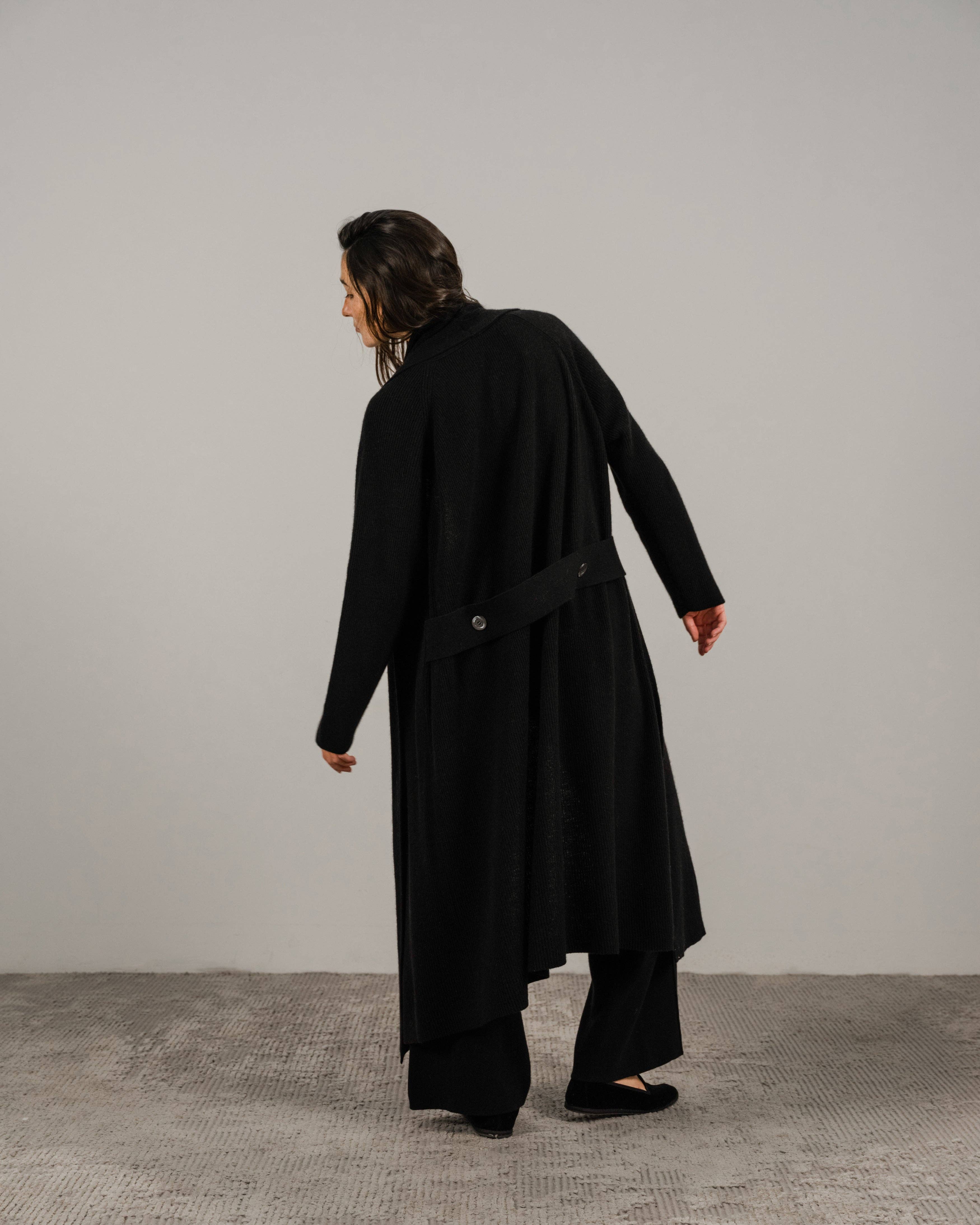 Lèmme – Großhandel Strickjacke – Damen – Maxi-Cardigan mit Schalkragen aus Kaschmirmischung15