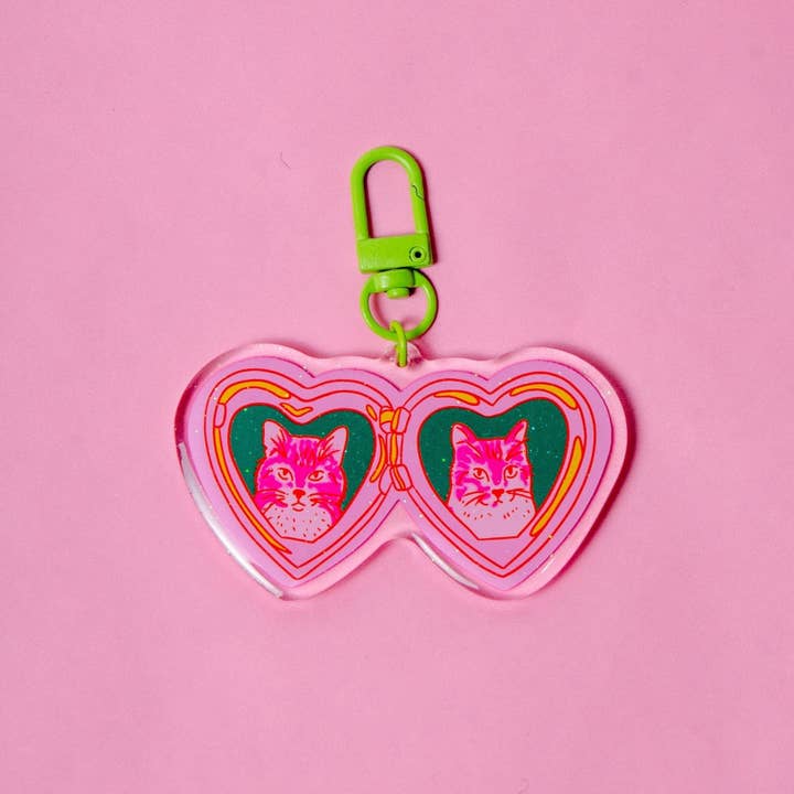 Yikes Design – wholesale Keychain – Unisex – Jilly & Boots the Cats Locket Keychain Acrylic/Glitter Epoxy2
