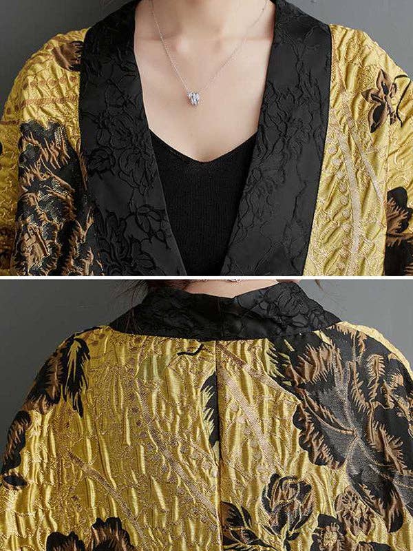 Sheer Trend – Großhandel Kimono – Damen – Oberbekleidung mit Fledermausärmeln, lockere, mit Blumen verzierte chinesische Froschknöpfe, plissierte, geteilte Gelenke, V-Ausschnitt7