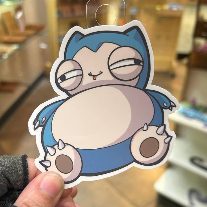 Adesivo Snorlax - Adorabile Decalcomania per Collezionisti per la vendita all'ingrosso da parte di Level 1 Gamers