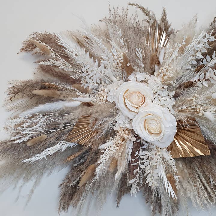 Opal Lily - Wholesale Dried/Pressed Flowers - Dried Pampas Wall Decor - Brown5