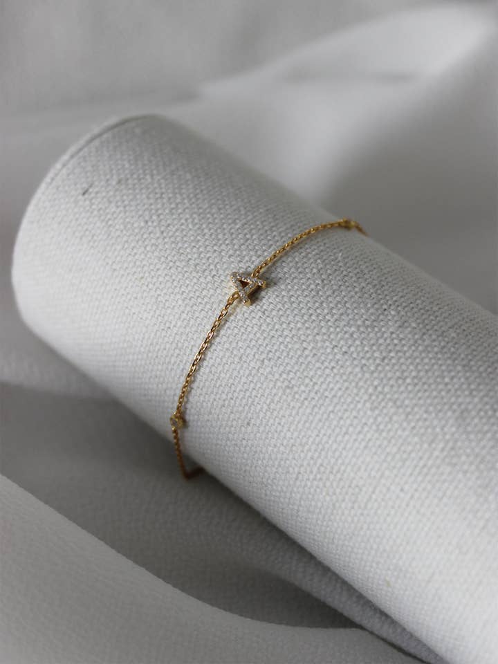 Braccialetti con Lettera Iniziale in Vermeil 18K per la vendita all'ingrosso da parte di Shop Cins Creations