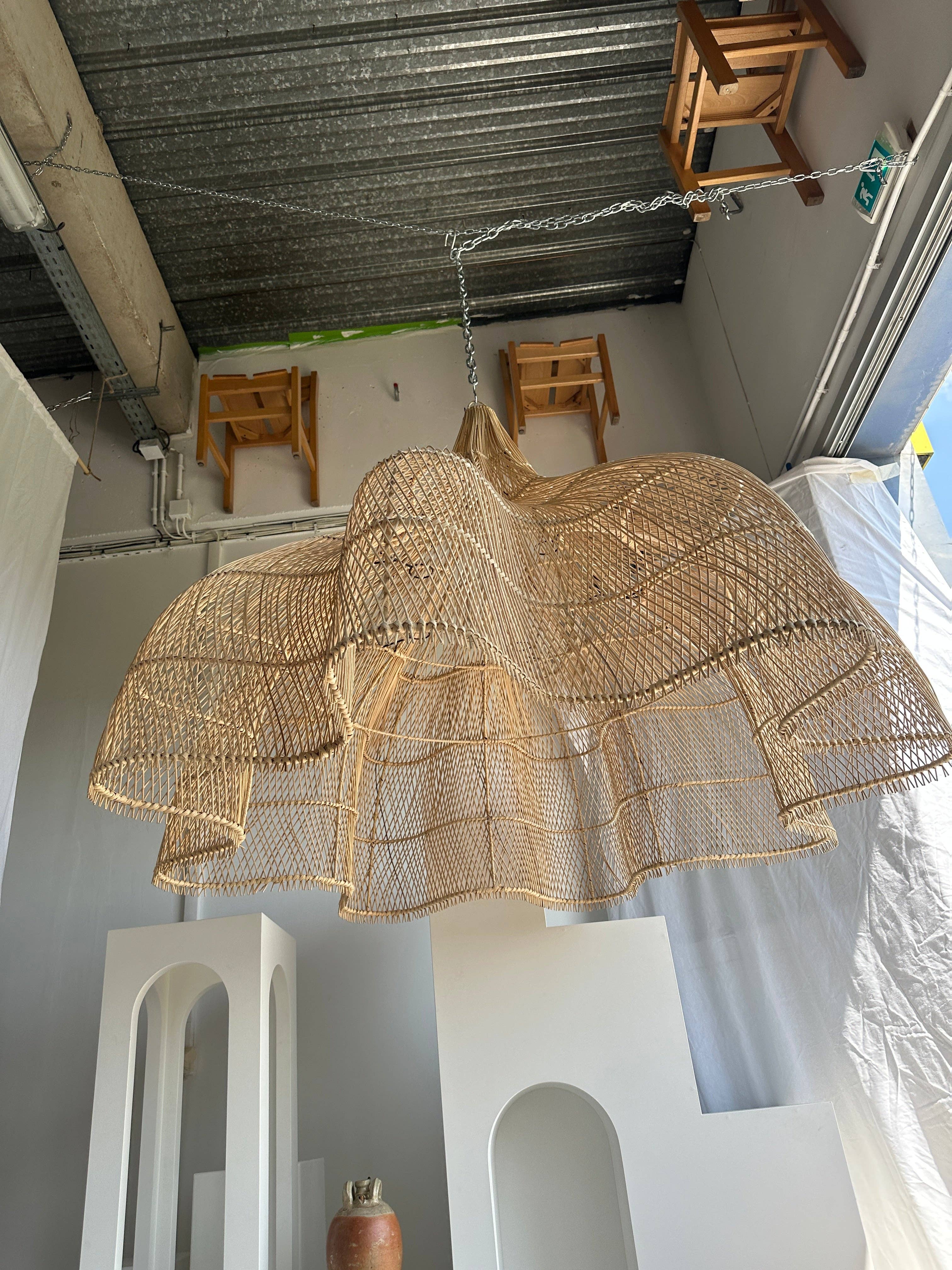 Office Objets - Wholesale Chandelier/Hanging Light - Immense rattan suspension in the shape of a flower, tulip, corolla H:1m; D:1m50153