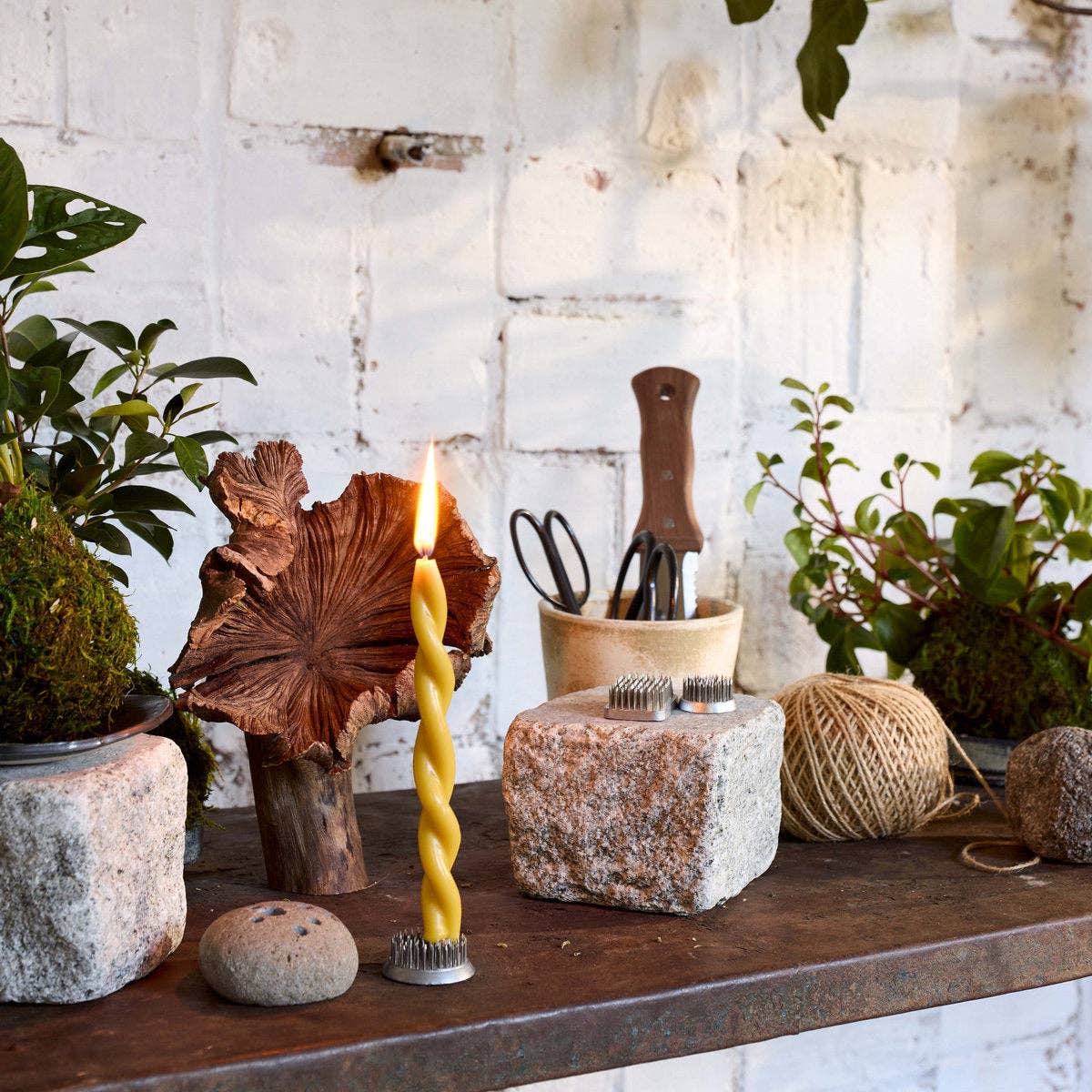 Bloomist - Wholesale Decorative Tabletop Object - Granite Stand2