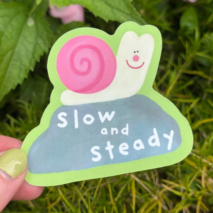 Langzaam + Gestaag Matte Vinyl Sticker voor wholesale door Rolly Poly Studios
