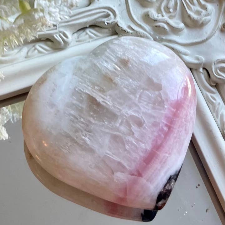 Nieuw! Natuurlijk Aragoniet gepolijst hartstuk, geschenkverpakking 150 g voor wholesale door Reiju