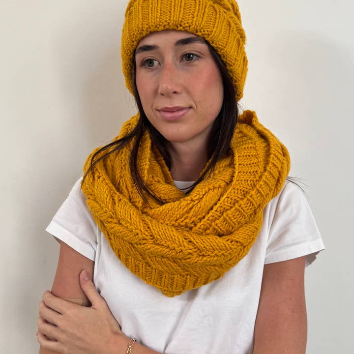 Cinnamon Creations - Wholesale Beanie – Women's - Chunky Cable Knit Beanie - LWK25065