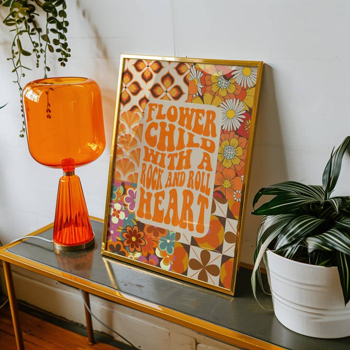 GiGi Thomas Designs - Venta al por mayor Ilustración - Niño de flores con estampado de corazón de rock and roll3