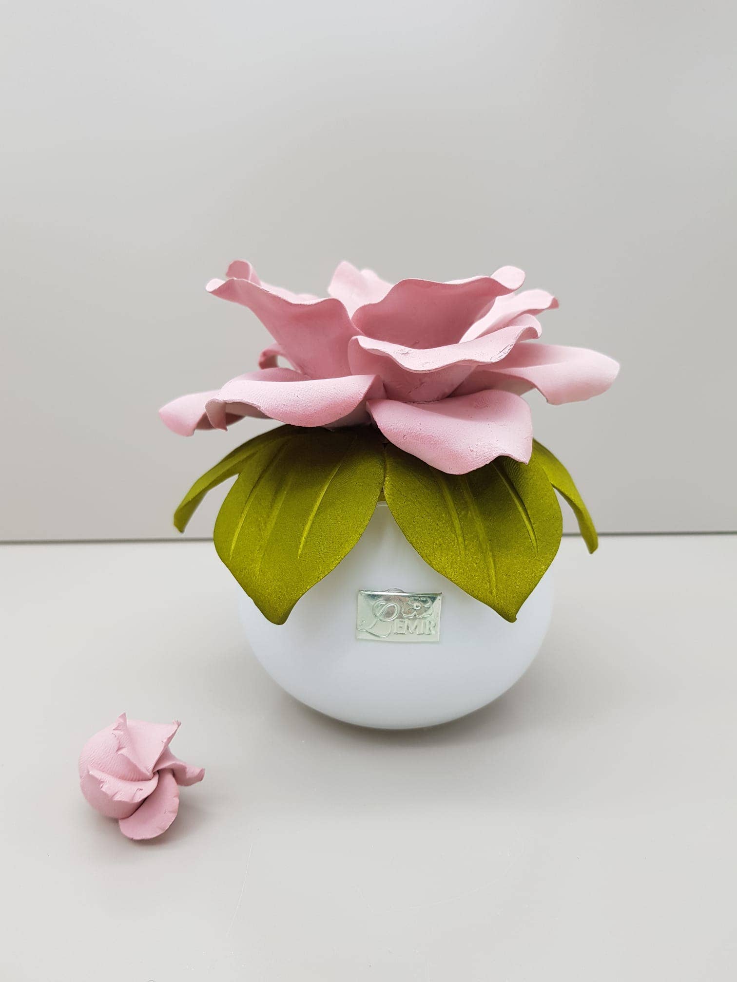 Flower Collection Scenter - Wedding Favors and Gift Ideas for wholesale on Faire