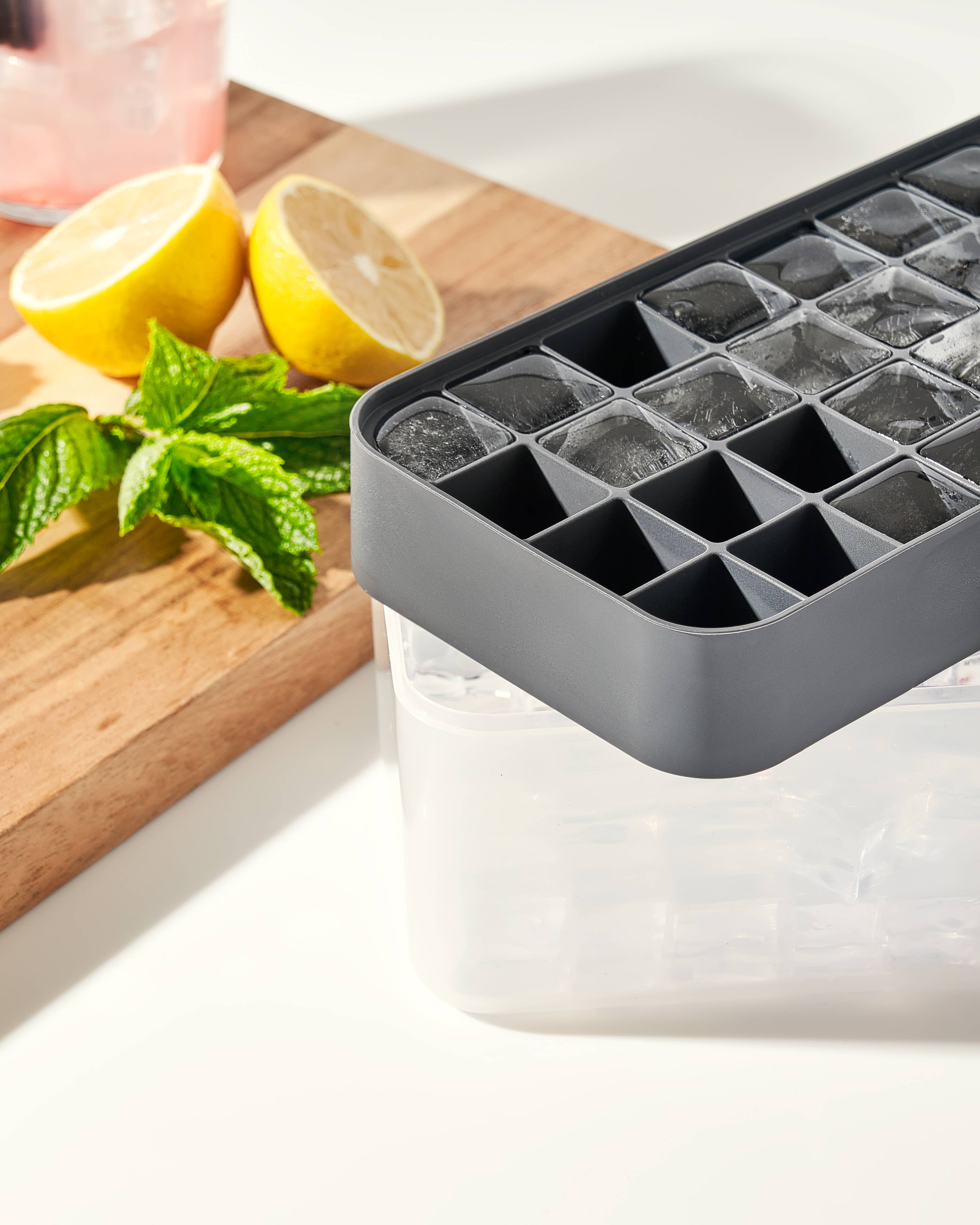 W&P - Wholesale Ice Tray/Mold - Ice Box - Everyday Cube Silicone Ice Tray with Storage2