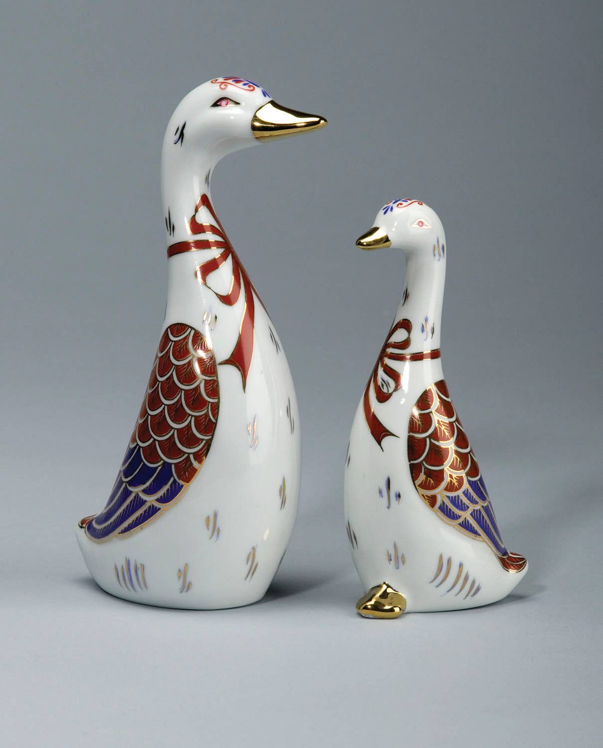 AA Importing - Wholesale Decorative Figurine - Porcelain Goose Set - Gold Trim0