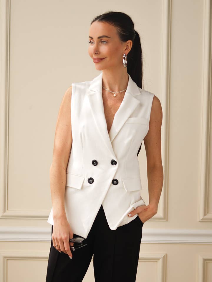 Vanessa Interlock Väst Vit för wholesale av Care Tucker