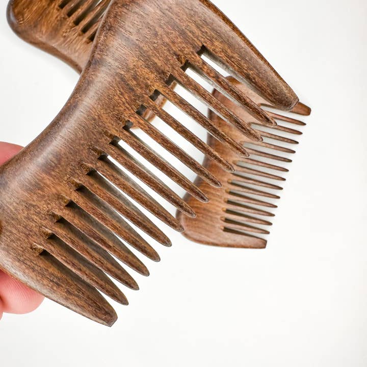 Smile Boutiques - Wholesale Hair Brush/Comb - Eco-Friendly Natural Sandalwood Detangling Comb