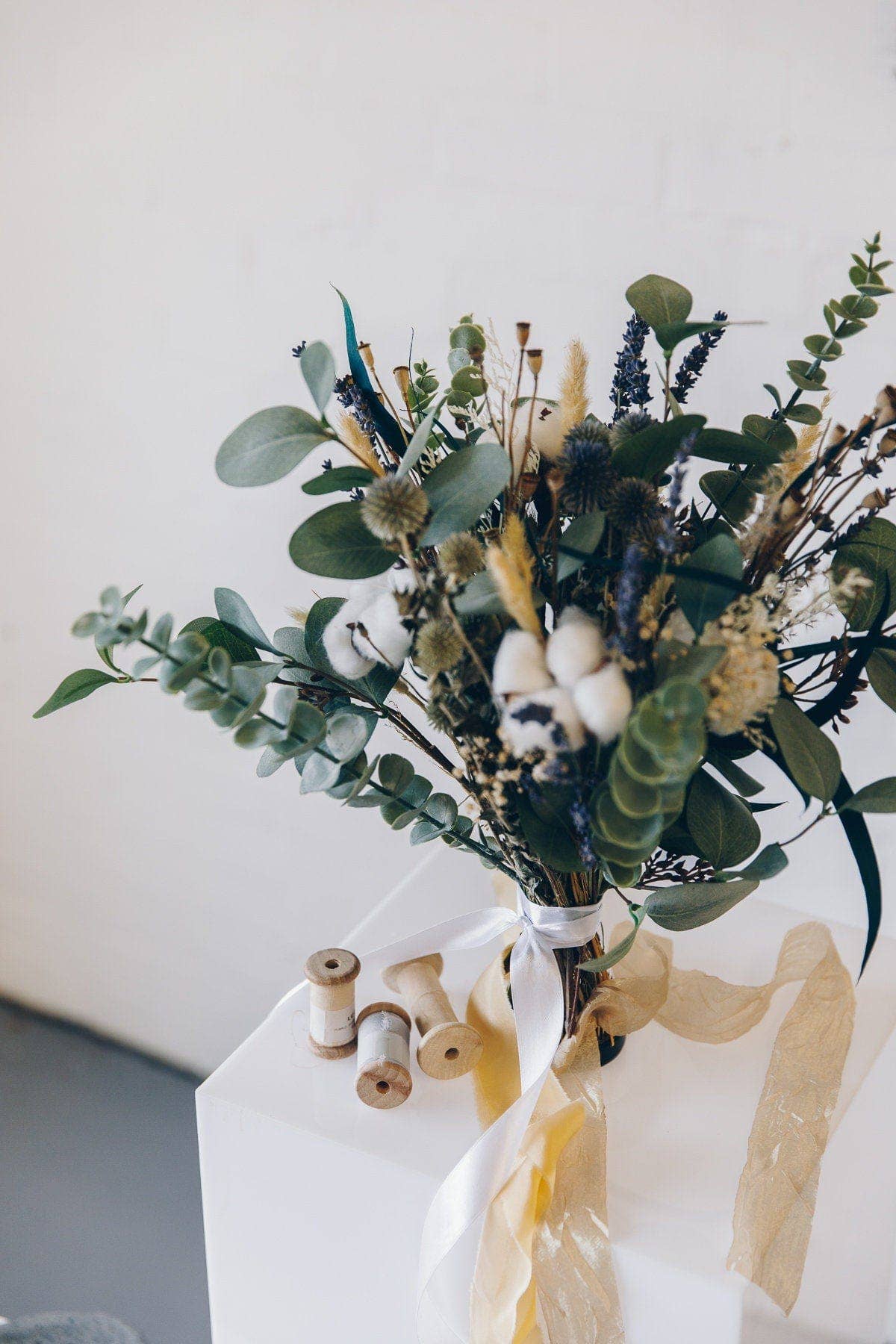 Hidden Botanics - Wholesale Artificial Flowers - Dried & Artificial Flowers Bridal Bouquet - Dark Green & White No. 27
