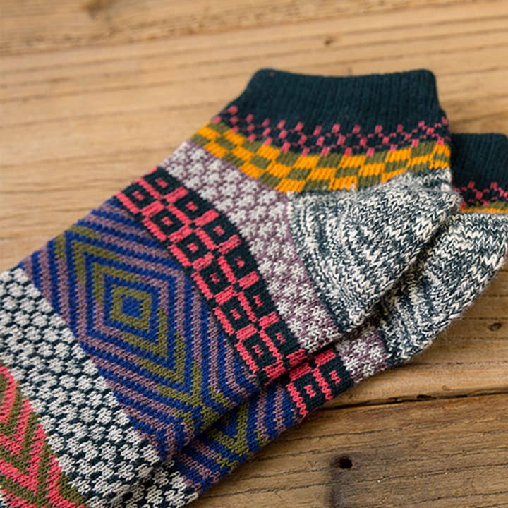 TYPE 5PCS/SET ALPACA VINTAGE FLORAL PATTERN SOCKS_CWMS0207 for wholesale on Faire6