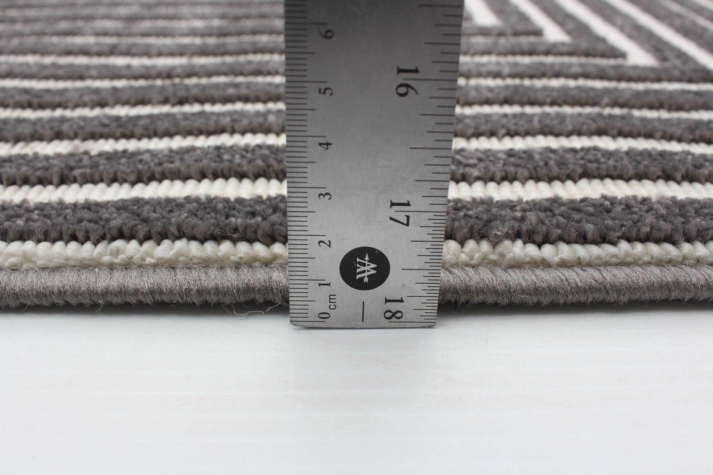 Gris Tapis Trona Grey en vente sur Faire2