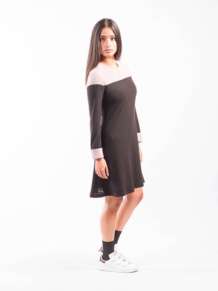 Schneiderin Blassrosa Kleid für den Großhandel von Á+BLAZERS