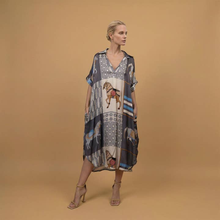 Vestido acetinado com estampa equestre KD6917VS-20 por atacado de Cecile Wang