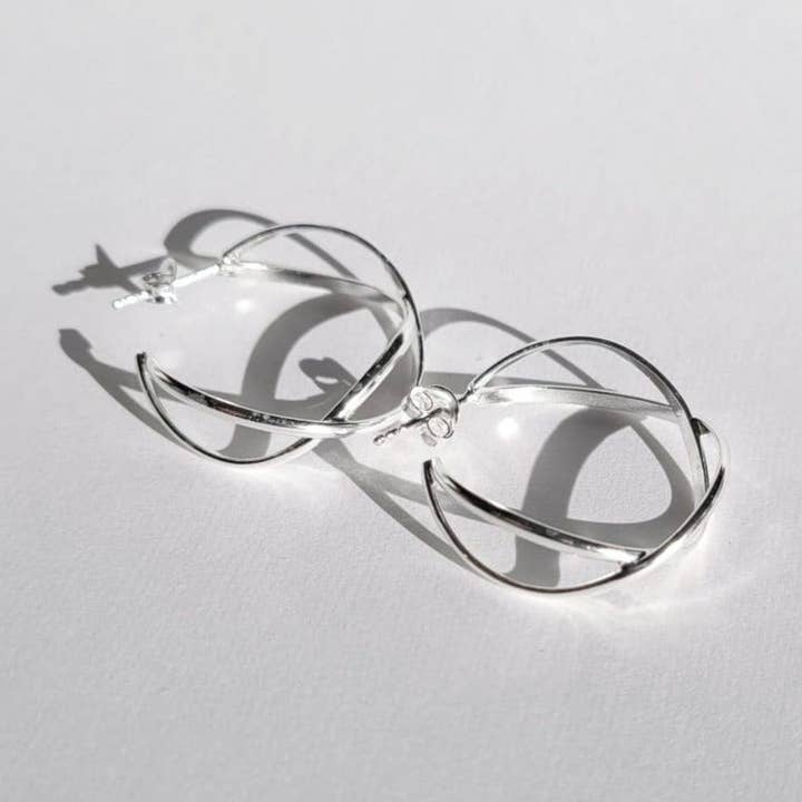 Infinity örhängen för wholesale av The Silver Root