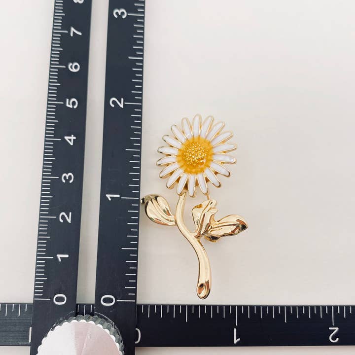 Mio Queena - Wholesale Brooch - Daisy Brooch