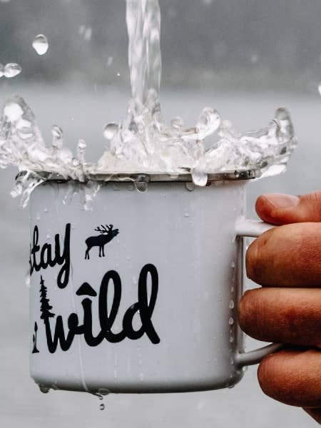 Tazza smaltata da esterno "Stay Wild" per la vendita all'ingrosso da parte di Soulcover