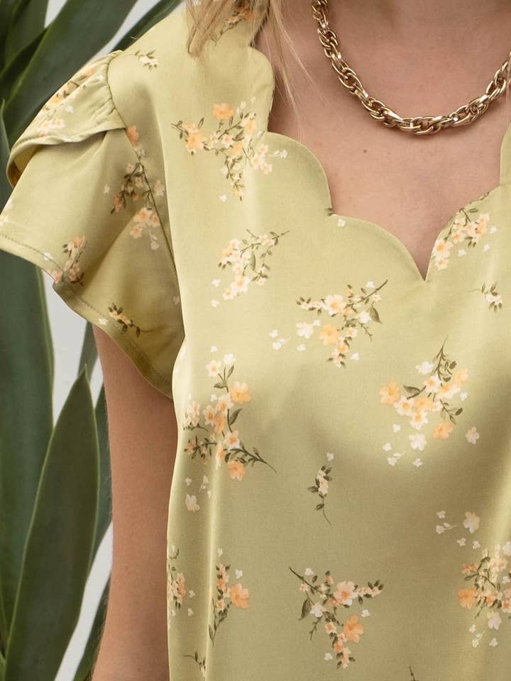 Blu Pepper - Vendita all'ingrosso Camicetta - Donna - Blusa in raso con scollo a V e stampa floreale con bordi smerlati14