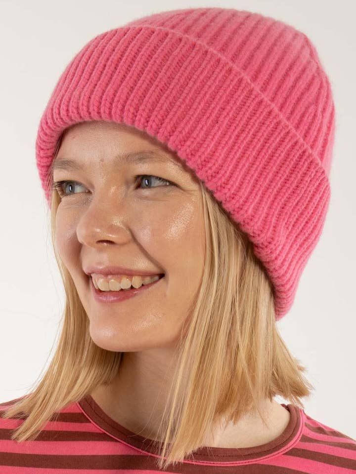 Danewarm Thoughts Beanie Spicy Pink for wholesale by Danefae København