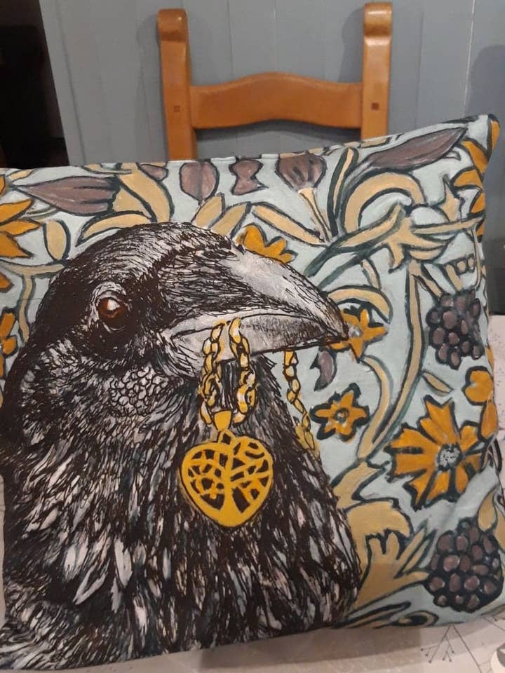 Fodera per cuscino Raven per la vendita all'ingrosso da parte di Between the Woods and Sea