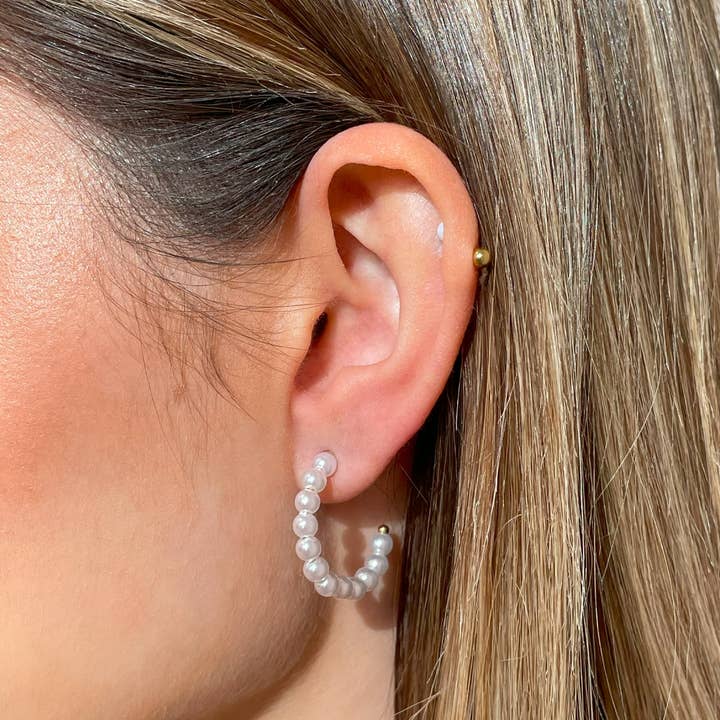 Schmuckgroßhandel – Brincos de argola por atacado – Brincos argola com pérolas | Banhado a ouro 18K1