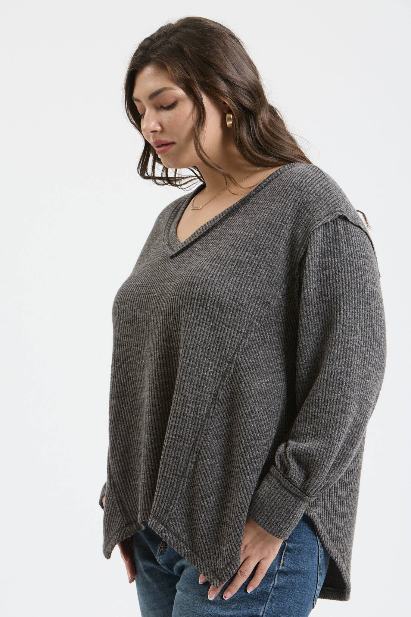 Blu Pepper - Wholesale Knit Top - Women's - PLUS V NECK ASYMMETRICAL HEM LONG SLEEVE KNIT TOP2