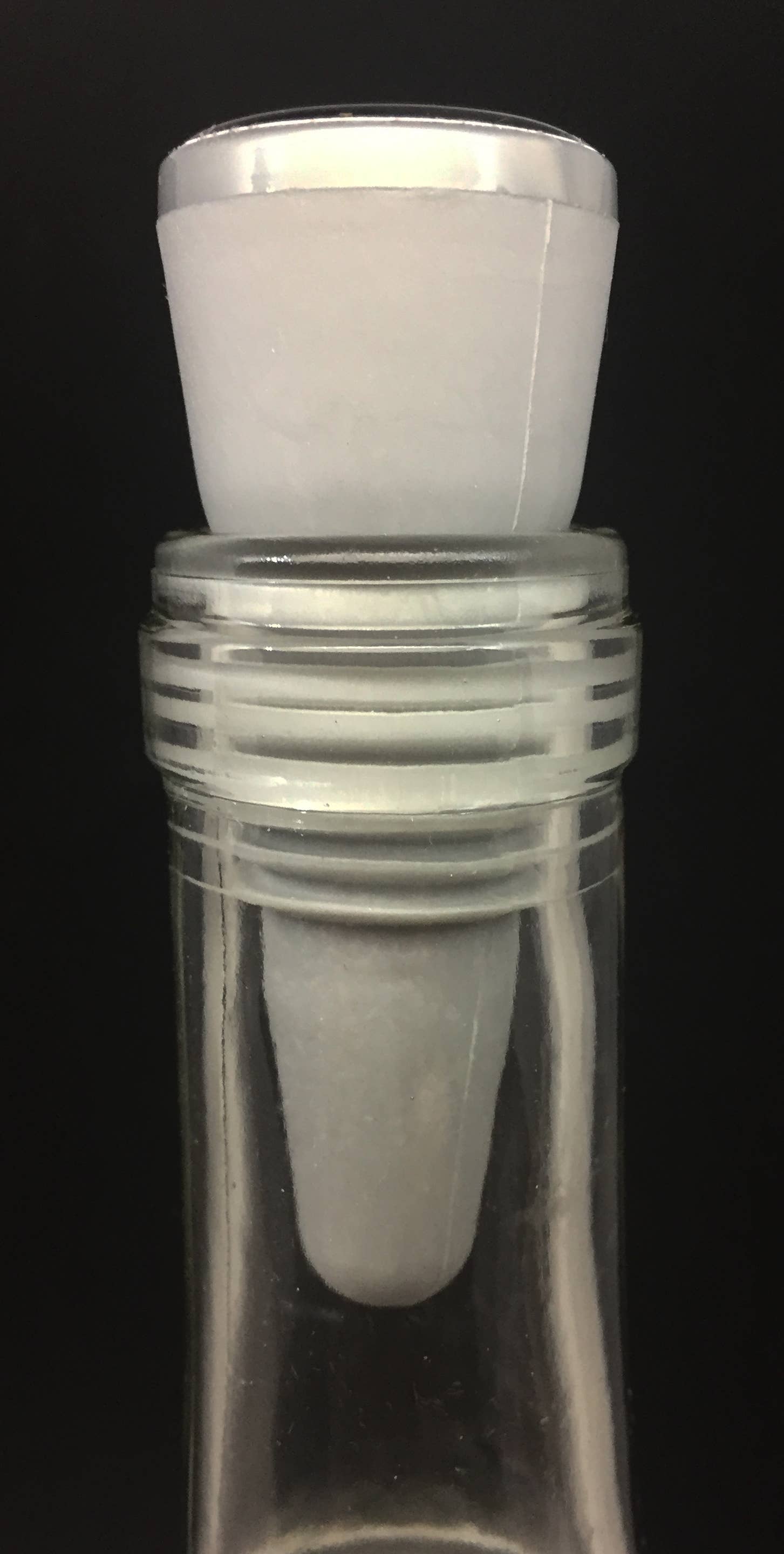 The Wine Steward LLC - Wholesale Wijnstopper - Name Drop en Custom Bottle Stop4