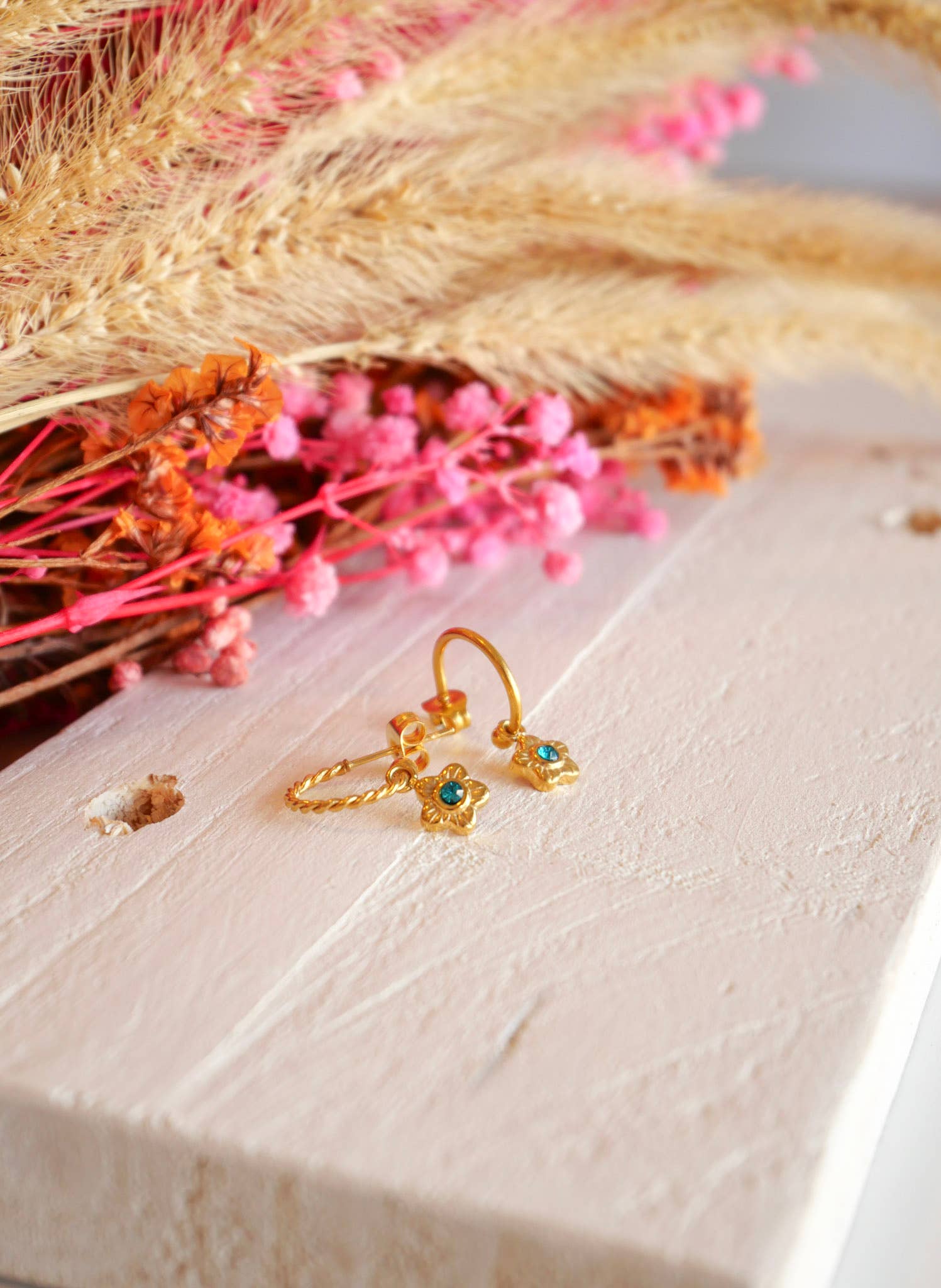 Azeria Création - Wholesale Huggie Earrings - Héna Mini Creole3