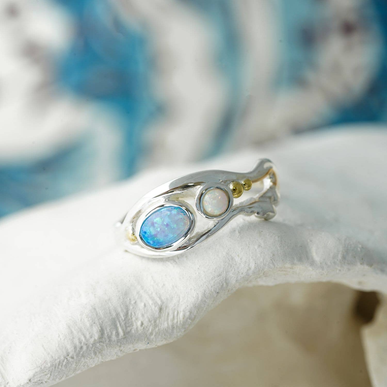 Banyan Jewellery - Vente Solitaire - Bague en opale blanche et bleue0